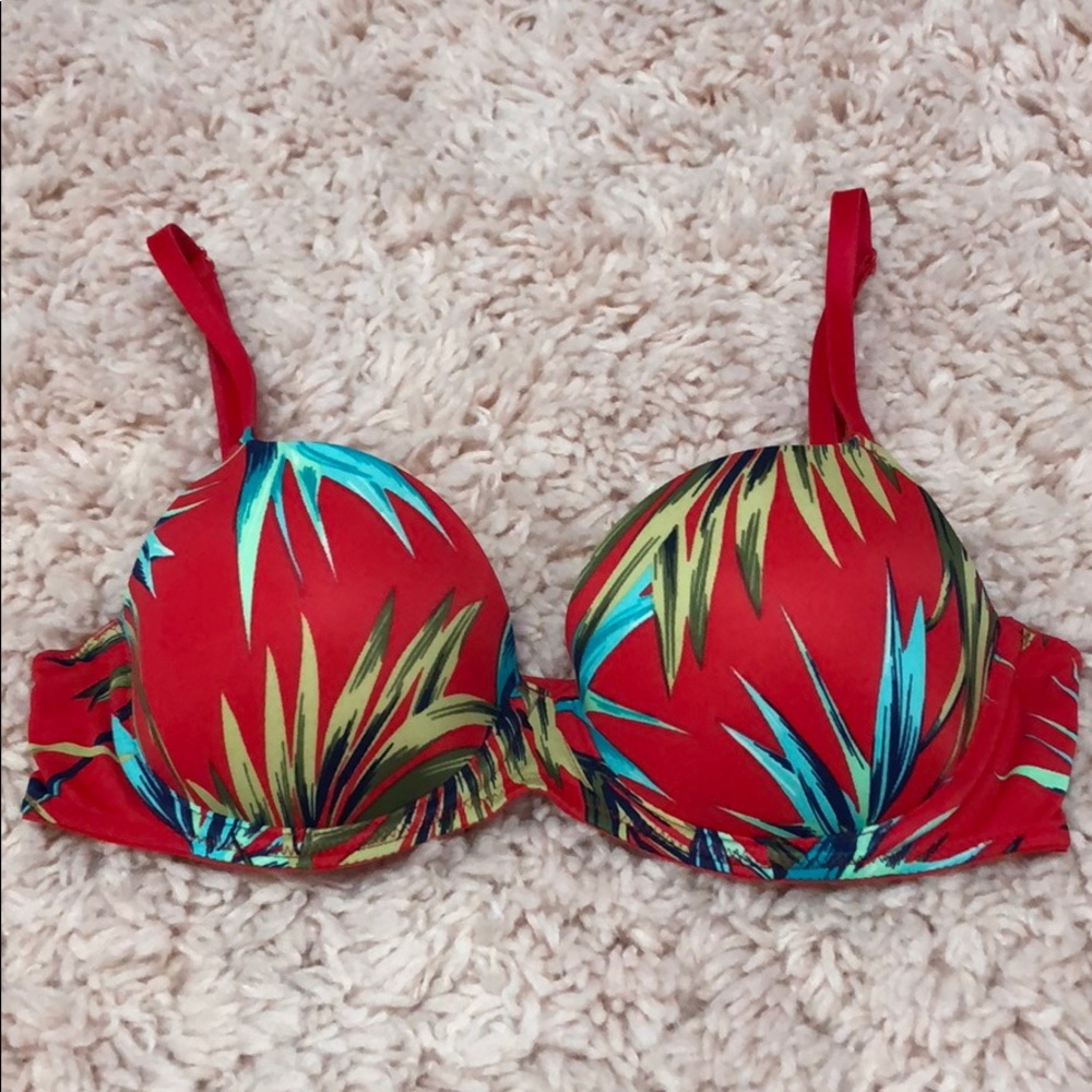 NWOT Wear Everywhere Lightly Lined Bras